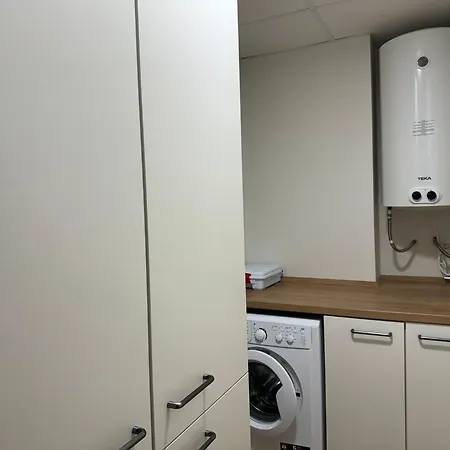 Avenida America Apartment